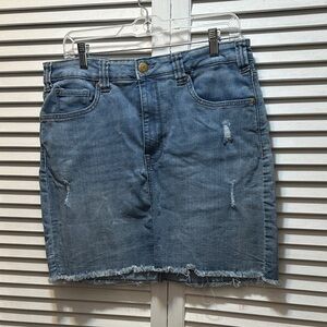 Seven7 Light Blue Frayed Denim Skirt NWOT Size 8